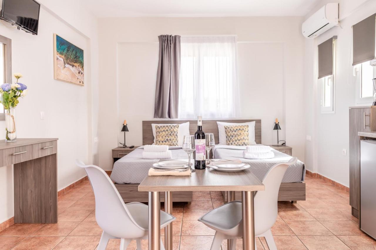 7 Rooms Gerani  Exterior foto