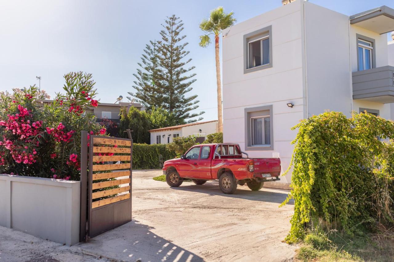 7 Rooms Gerani  Exterior foto