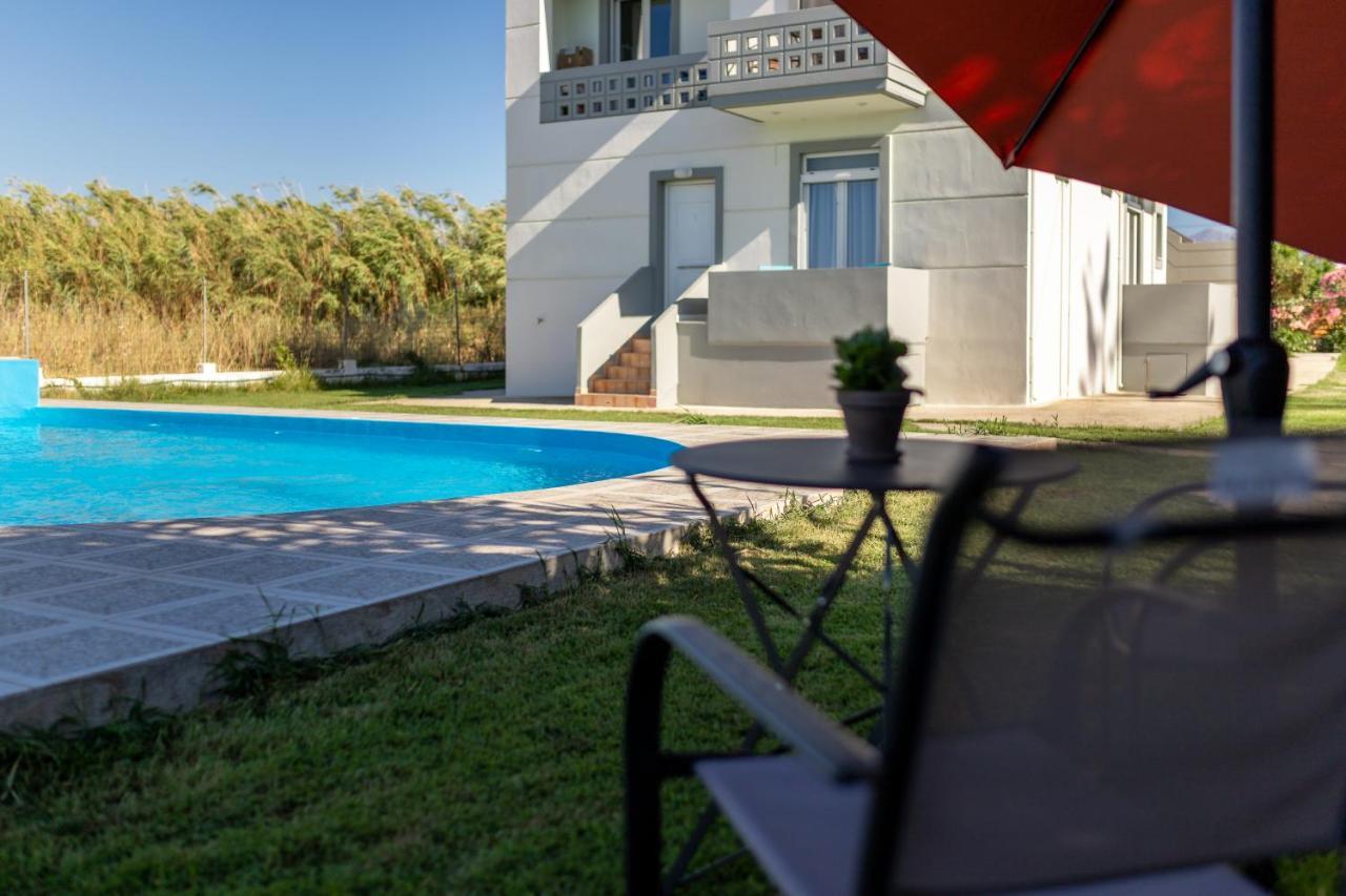 7 Rooms Gerani  Exterior foto