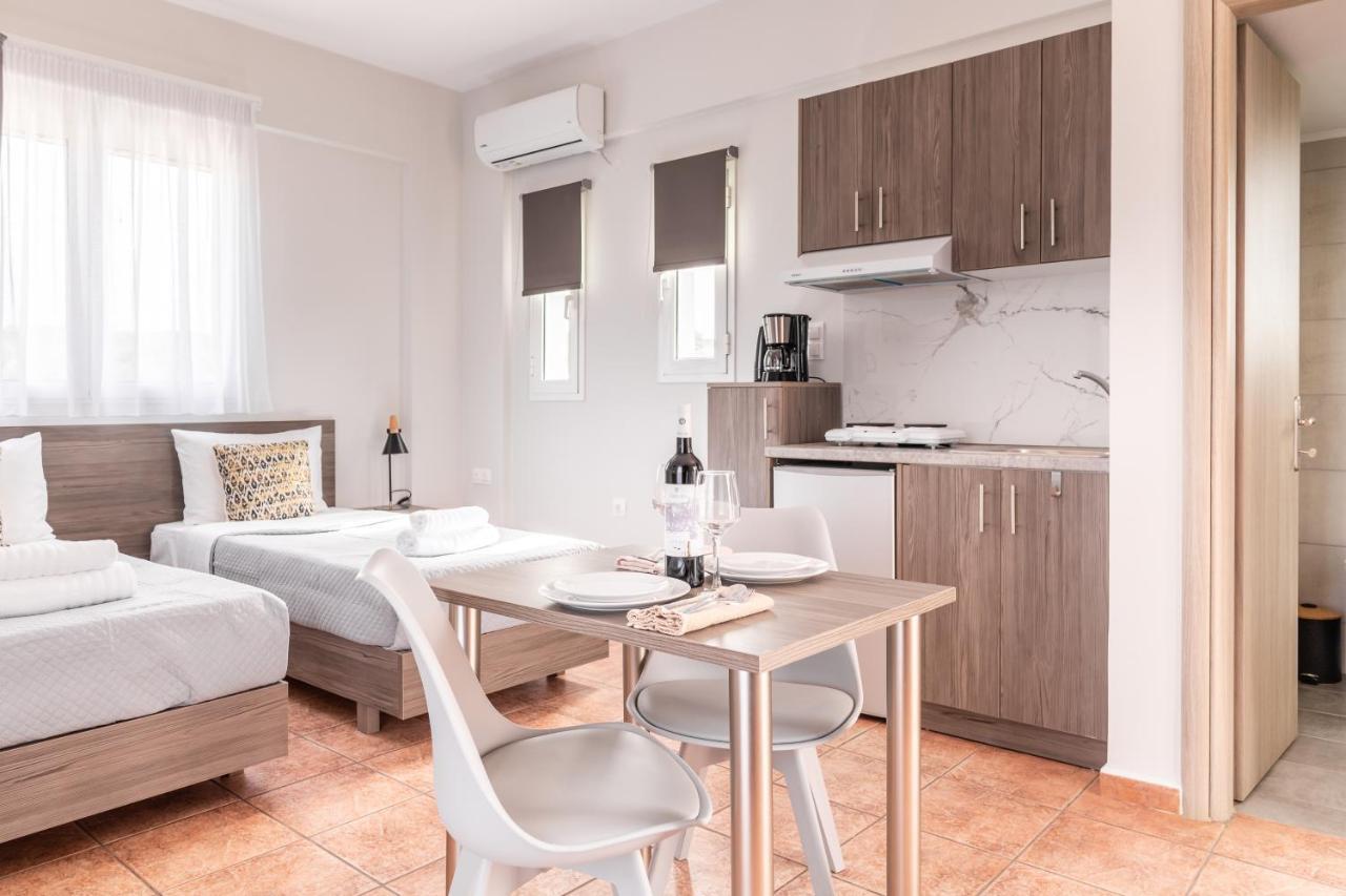 7 Rooms Gerani  Exterior foto